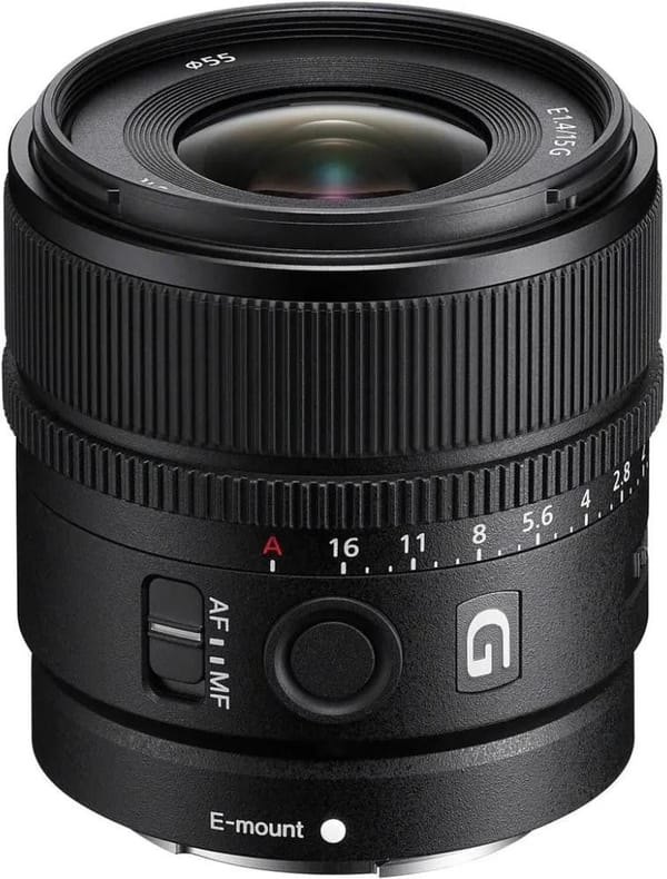 Wide-angle lens Sony E 15mm f/1.4 G Black (SEL15F14G) photo 1